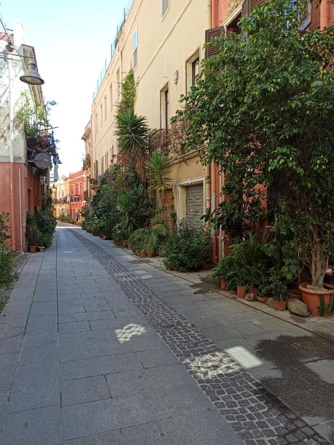 La Casetta Nel Centro Cagliari Buitenkant foto