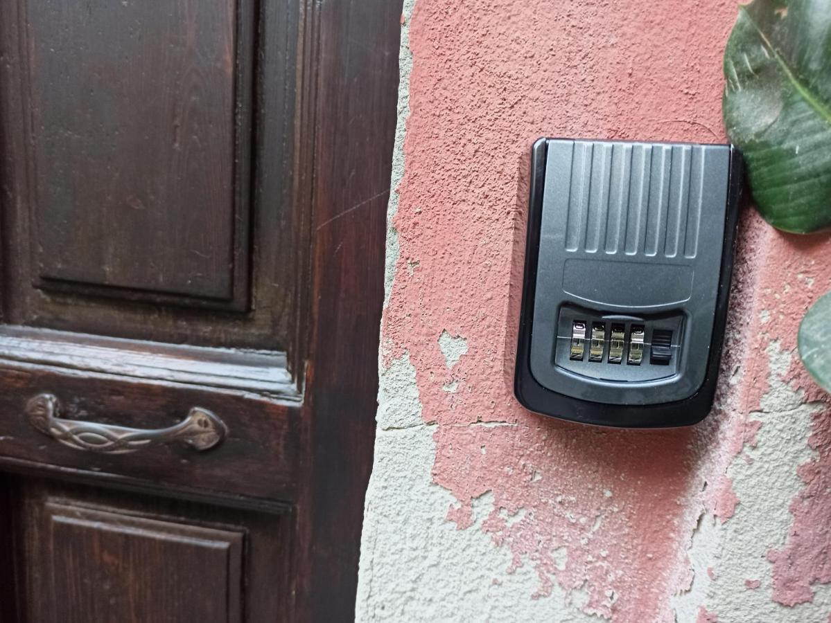 La Casetta Nel Centro Cagliari Buitenkant foto